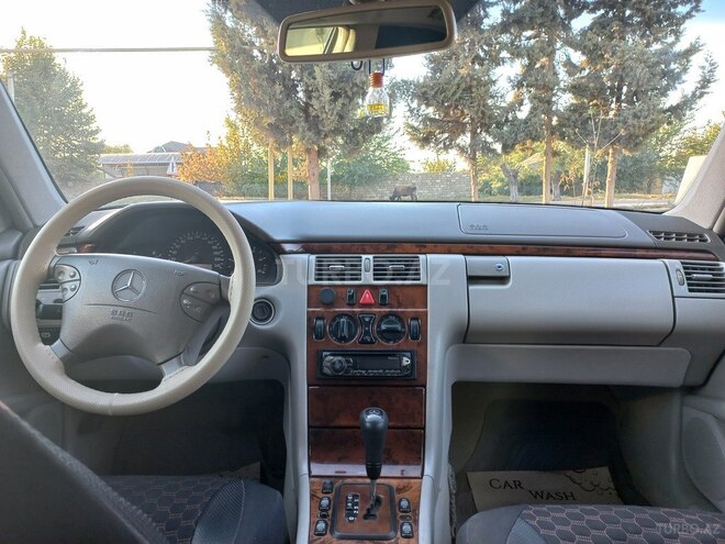 Mercedes E 220 2000, 390,000 km - 2.2 л - Sabirabad