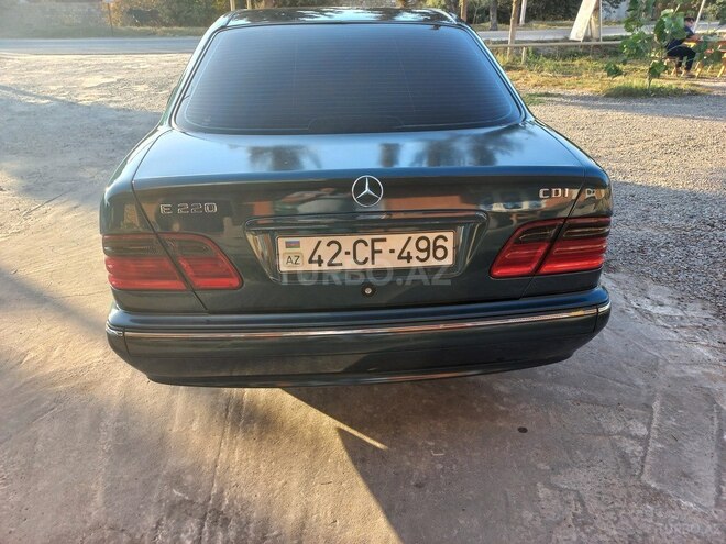 Mercedes E 220 2000, 390,000 km - 2.2 л - Sabirabad