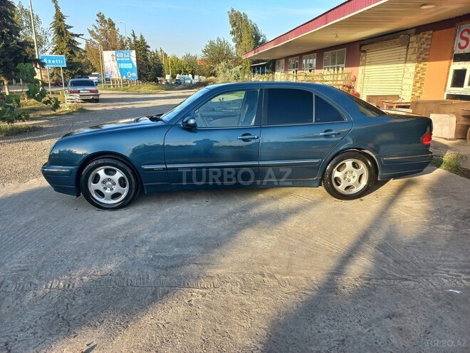 Mercedes E 220 2000, 390,000 km - 2.2 л - Sabirabad