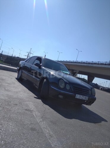 Mercedes E 240 2000, 250,000 km - 2.4 л - Bakı