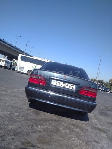 Mercedes E 240 2000, 250,000 km - 2.4 л - Bakı
