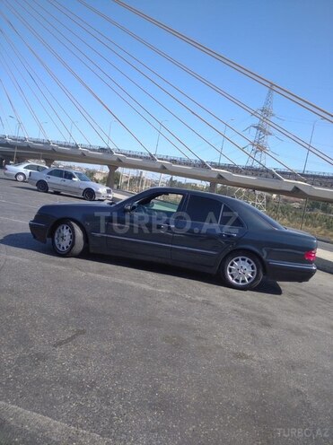 Mercedes E 240 2000, 250,000 km - 2.4 л - Bakı