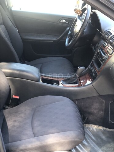Mercedes C 180 2001, 300,000 km - 2.0 l - Bakı