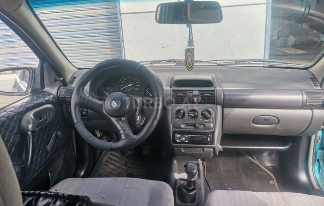 Opel Corsa 1993, 390,000 km - 1.4 l - Bakı