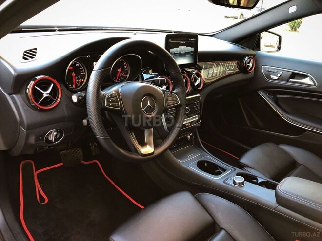 Mercedes GLA 250 2018, 17,000 km - 2.0 l - Bakı
