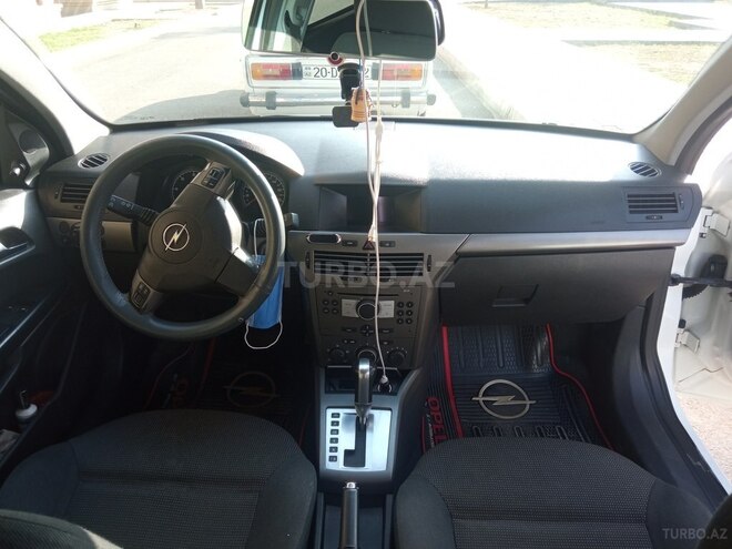 Opel Astra 2006, 420,000 km - 1.9 l - Naftalan