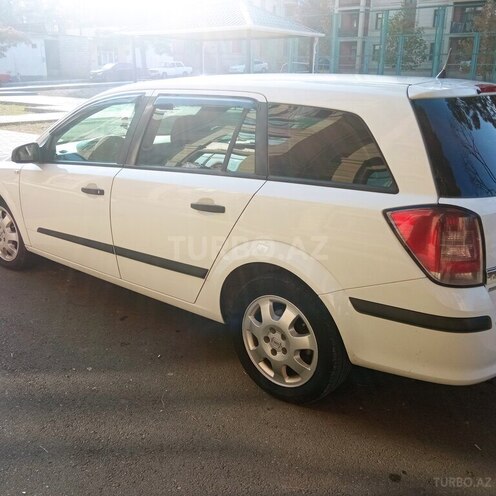 Opel Astra 2006, 420,000 km - 1.9 l - Naftalan