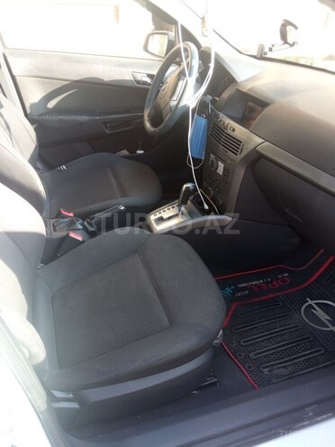 Opel Astra 2006, 420,000 km - 1.9 l - Naftalan