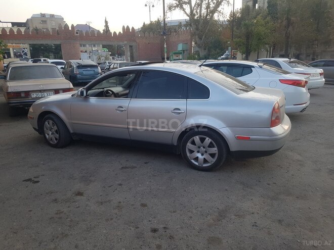 Volkswagen Passat 2004, 180,000 km - 1.8 l - Gəncə