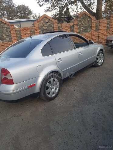 Volkswagen Passat 2004, 180,000 km - 1.8 l - Gəncə