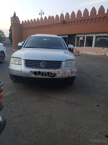 Volkswagen Passat 2004, 180,000 km - 1.8 l - Gəncə