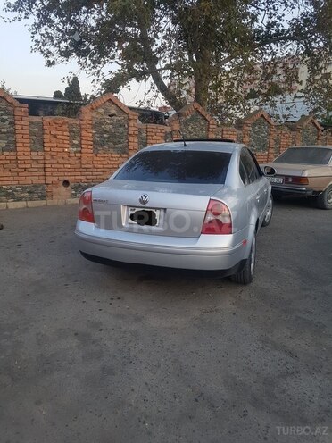 Volkswagen Passat 2004, 180,000 km - 1.8 l - Gəncə