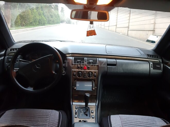 Mercedes E 200 1997, 356,569 km - 2.0 l - Bakı