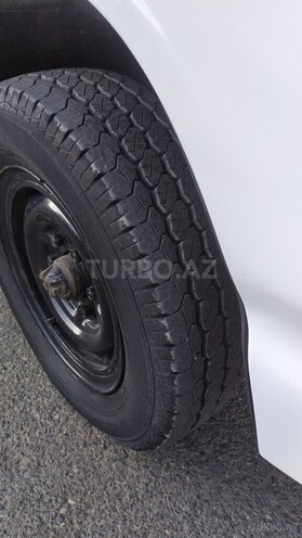 Isuzu NHR 55 E 2006, 255,000 km - 2.7 l - Gəncə