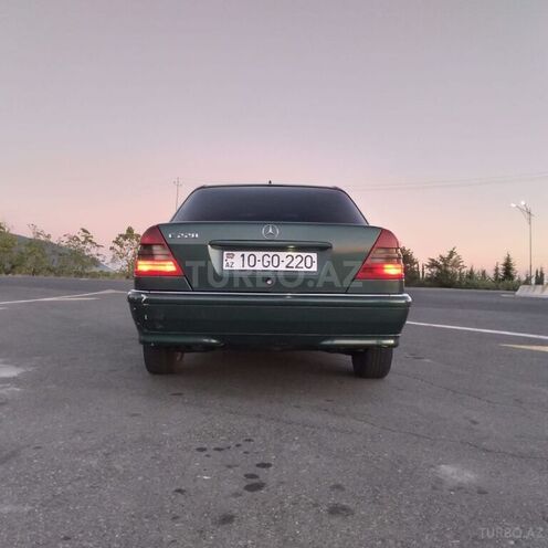 Mercedes C 220 1994, 250,000 km - 2.2 l - Qax