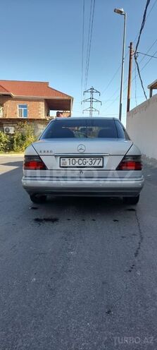Mercedes E 220 1993, 563,074 km - 2.2 l - Bakı