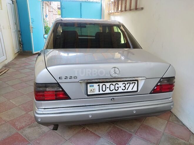 Mercedes E 220 1993, 563,074 km - 2.2 l - Bakı