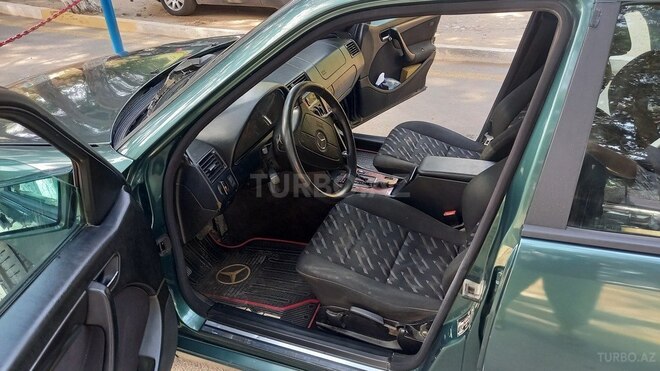 Mercedes C 220 2000, 180,000 km - 2.2 л - Sumqayıt