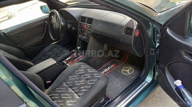 Mercedes C 220 2000, 180,000 km - 2.2 л - Sumqayıt