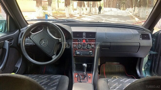 Mercedes C 220 2000, 180,000 km - 2.2 л - Sumqayıt