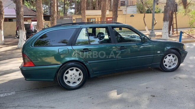 Mercedes C 220 2000, 180,000 km - 2.2 л - Sumqayıt