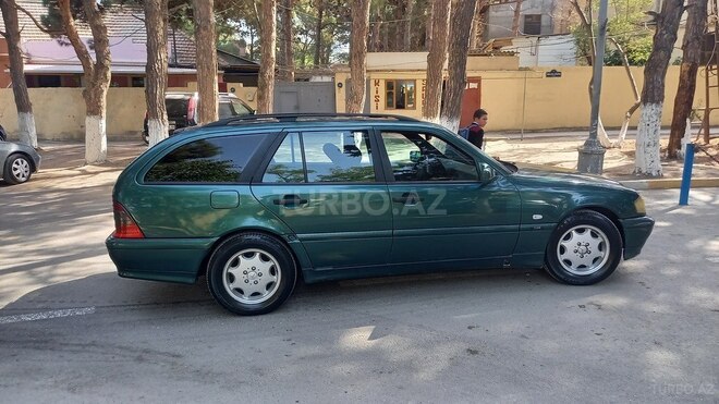 Mercedes C 220 2000, 180,000 km - 2.2 л - Sumqayıt