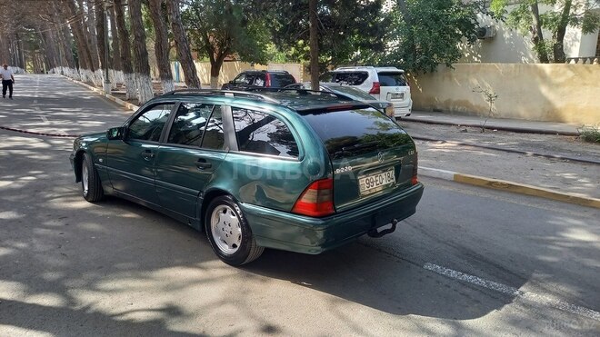 Mercedes C 220 2000, 180,000 km - 2.2 л - Sumqayıt