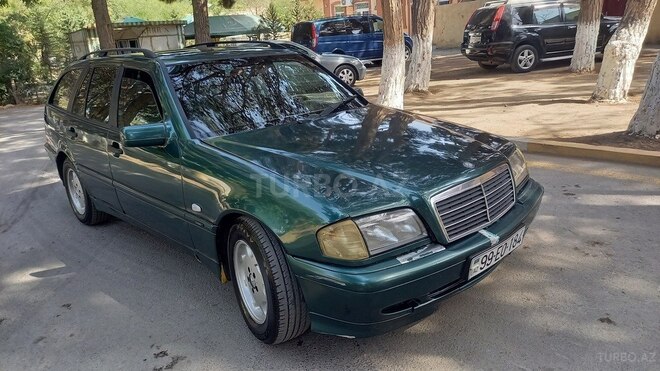 Mercedes C 220 2000, 180,000 km - 2.2 л - Sumqayıt