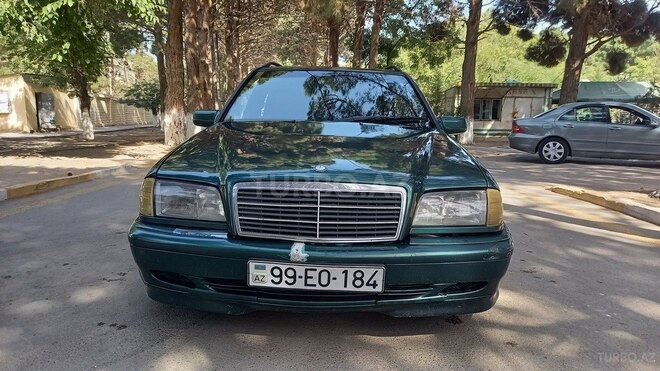 Mercedes C 220 2000, 180,000 km - 2.2 л - Sumqayıt