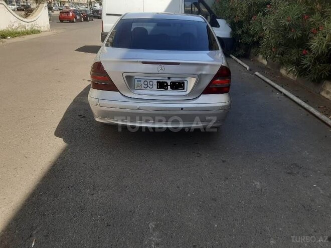 Mercedes E 220 2004, 266,500 km - 2.2 l - Bakı