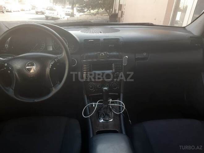 Mercedes E 220 2004, 266,500 km - 2.2 l - Bakı