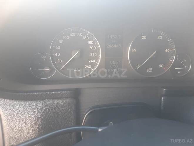 Mercedes E 220 2004, 266,500 km - 2.2 l - Bakı