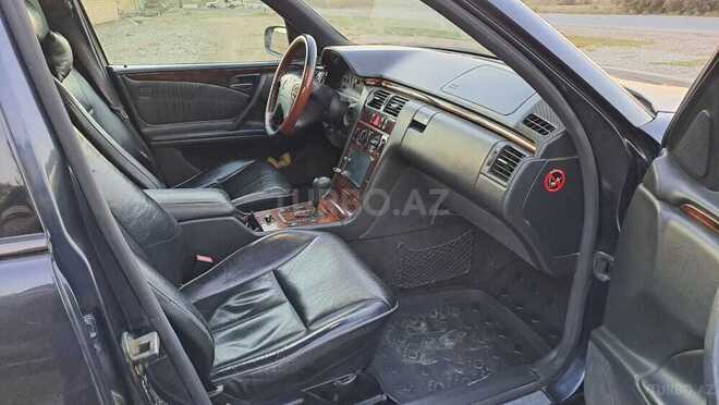 Mercedes E 220 2000, 383,735 km - 2.2 l - Sabirabad