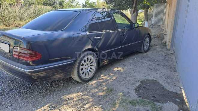 Mercedes E 220 2000, 383,735 km - 2.2 l - Sabirabad