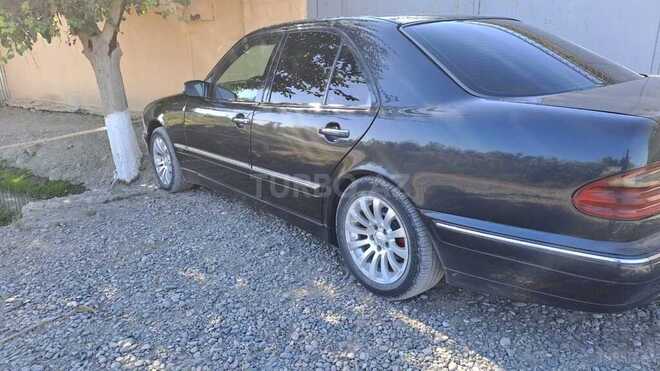 Mercedes E 220 2000, 383,735 km - 2.2 l - Sabirabad
