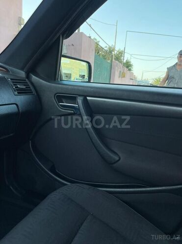 Mercedes C 220 1998, 250,000 km - 2.2 л - Sumqayıt