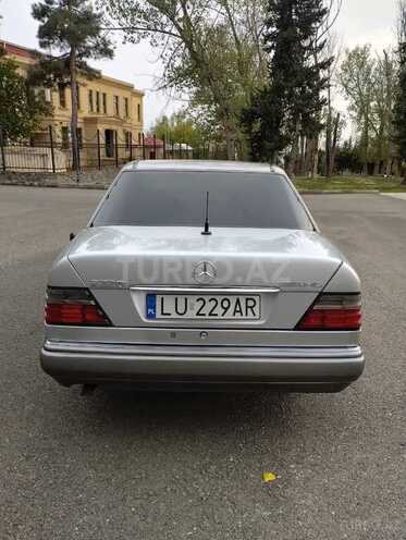 Mercedes E 200 1994, 434,000 km - 2.0 l - Şəki
