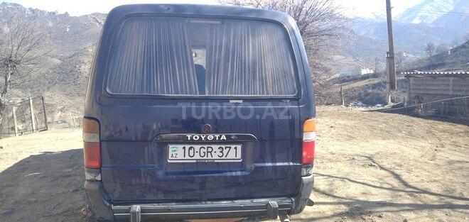 Toyota HiAce 1991, 488,000 km - 2.5 l - Tovuz