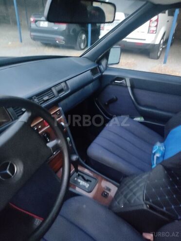 Mercedes E 230 1989, 411,000 km - 2.3 l - Bakı