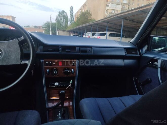 Mercedes E 230 1989, 411,000 km - 2.3 l - Bakı