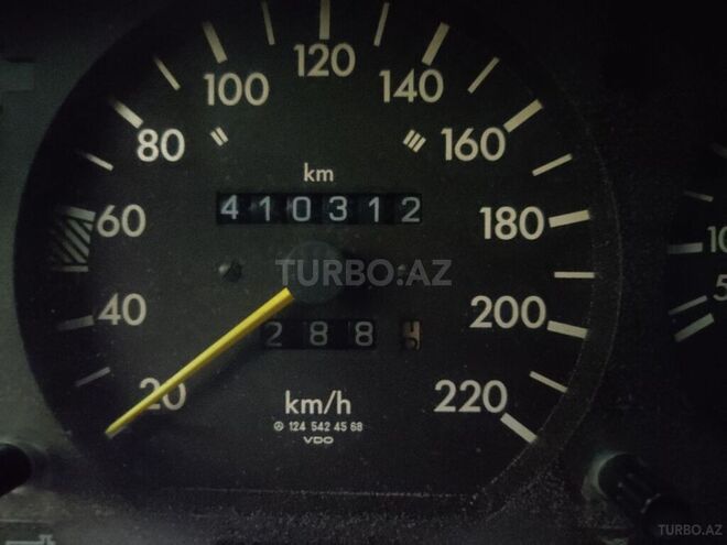 Mercedes E 230 1989, 411,000 km - 2.3 l - Bakı
