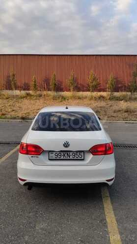 Volkswagen Jetta 2013, 94,200 km - 1.6 л - Şəki