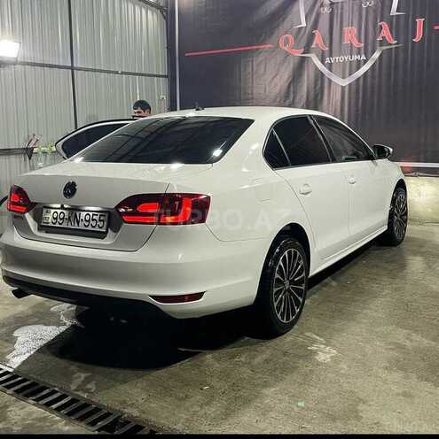 Volkswagen Jetta 2013, 94,200 km - 1.6 л - Şəki
