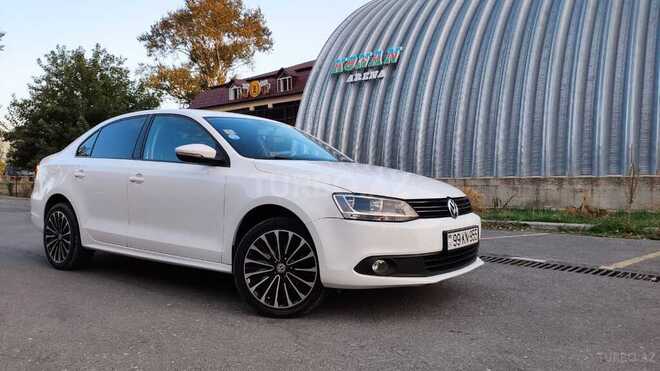 Volkswagen Jetta 2013, 94,200 km - 1.6 л - Şəki