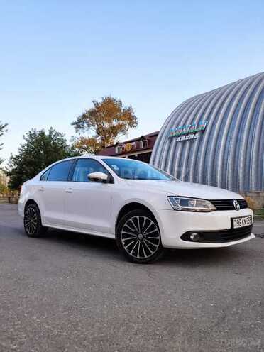 Volkswagen Jetta 2013, 94,200 km - 1.6 л - Şəki