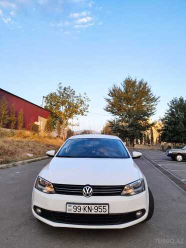 Volkswagen Jetta 2013, 94,200 km - 1.6 л - Şəki
