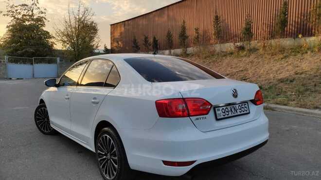 Volkswagen Jetta 2013, 94,200 km - 1.6 л - Şəki