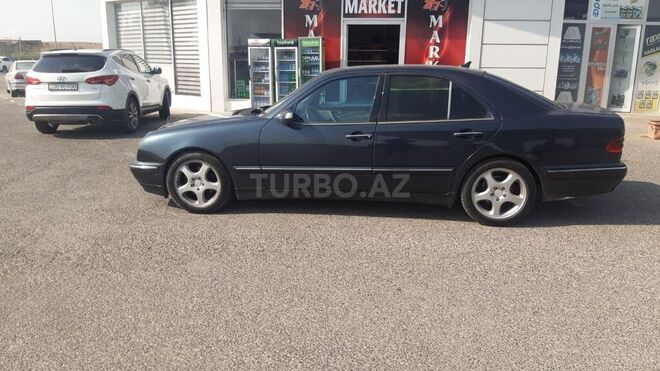 Mercedes E 220 2000, 396,000 km - 2.2 l - Bakı