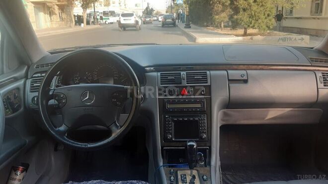 Mercedes E 220 2000, 396,000 km - 2.2 l - Bakı