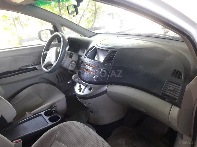 Mitsubishi Grandis 2003, 250,000 km - 2.4 l - Bakı